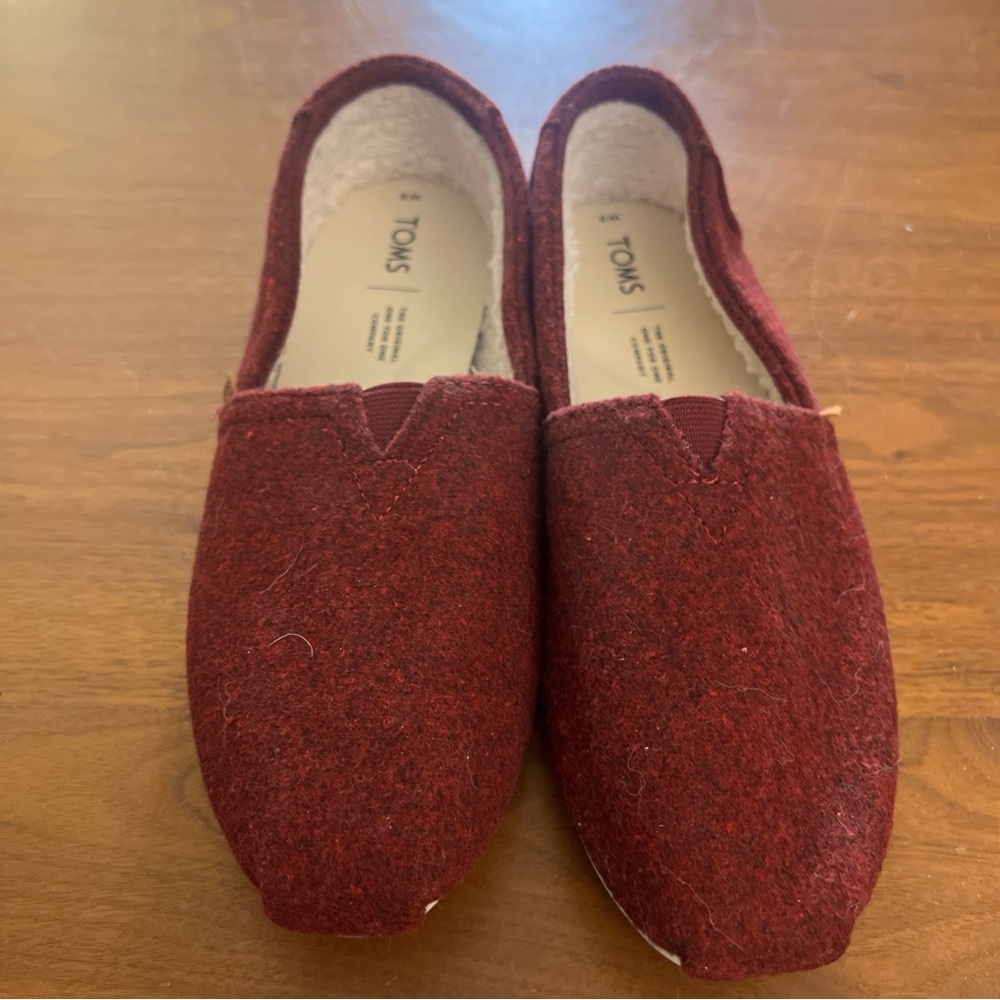 Toms Slip On red Casual Alpargata Flats Faux Fur Lined Womens‎ 8